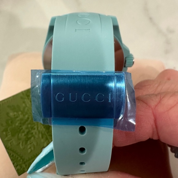 Gucci 40mm Dive Watch - Picture 9 of 11